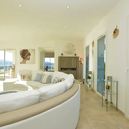 Avec Piscine Et Vue Panoramique Vila *