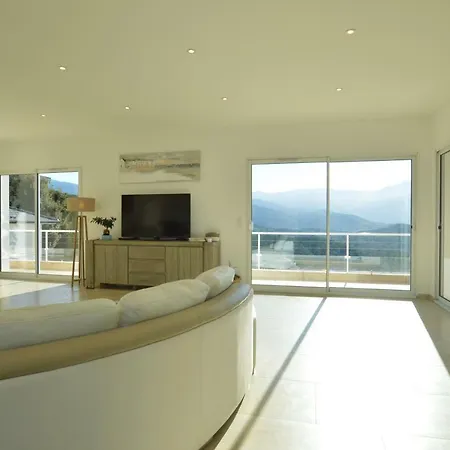 Avec Piscine Et Vue Panoramique Vila *